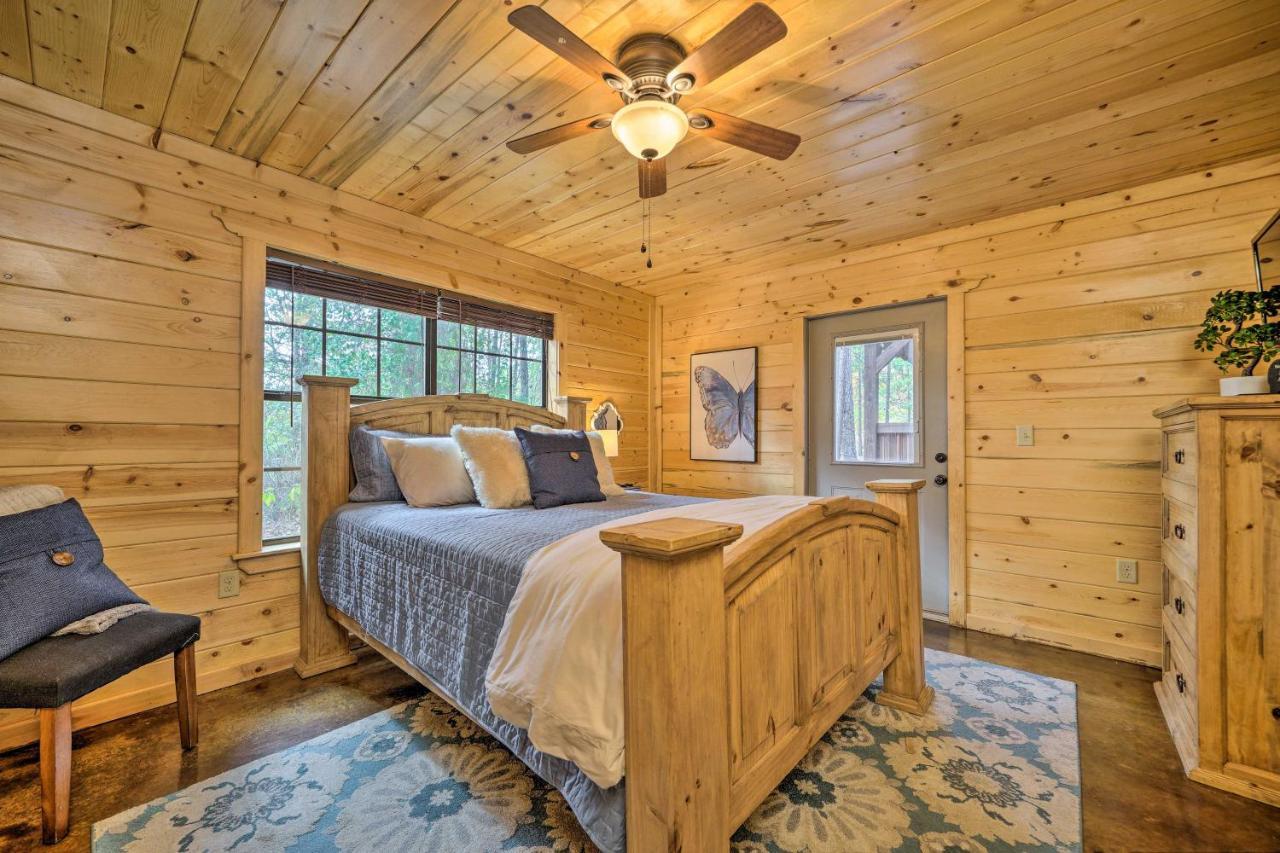 Cabin With Hot Tub And Games, 4 Mi To Beavers Bend! Броукън Боу Екстериор снимка