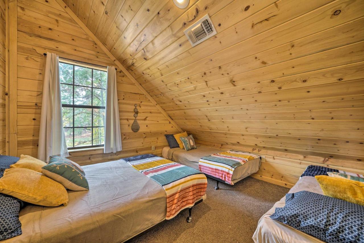 Cabin With Hot Tub And Games, 4 Mi To Beavers Bend! Броукън Боу Екстериор снимка