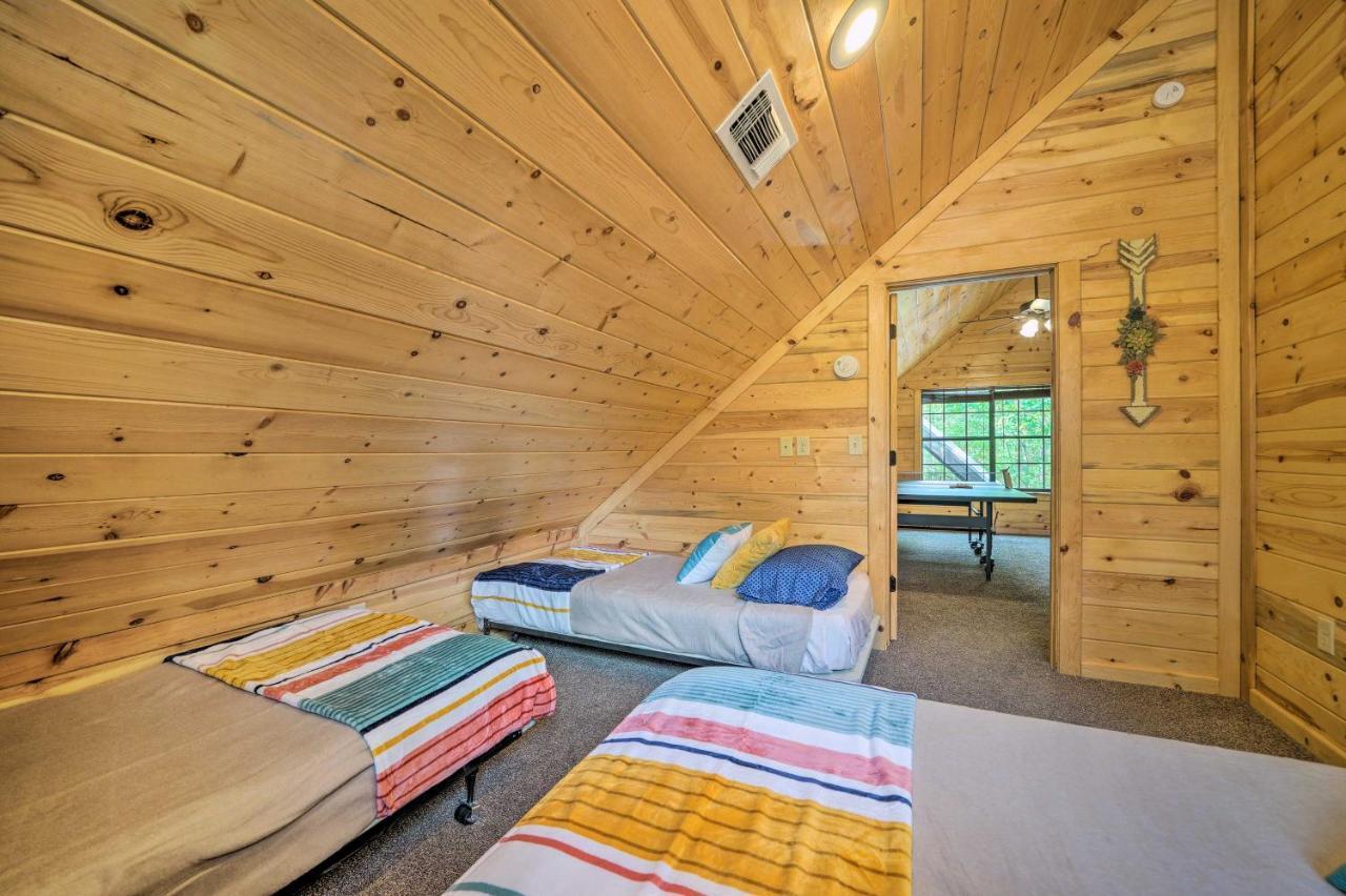 Cabin With Hot Tub And Games, 4 Mi To Beavers Bend! Броукън Боу Екстериор снимка